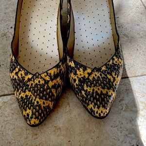 Vintage Italian leather pumps !